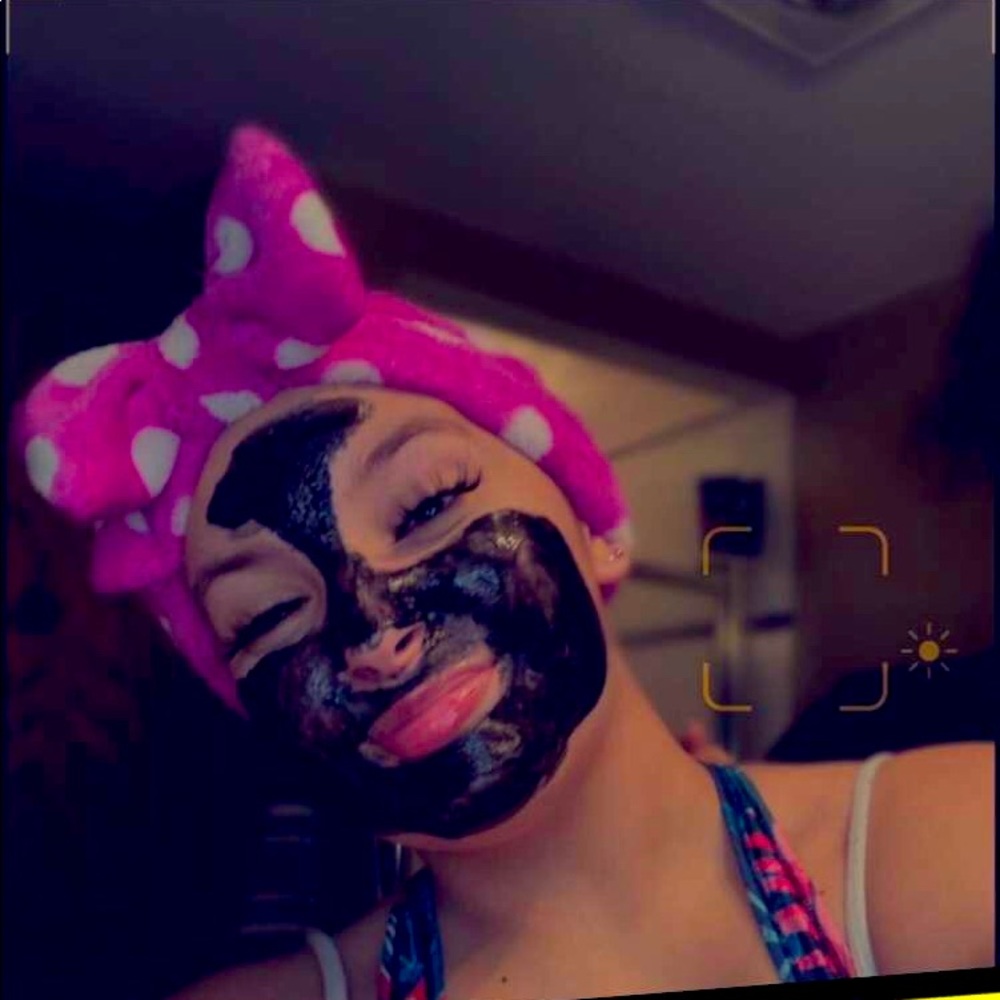 Meet your Posher, Kira